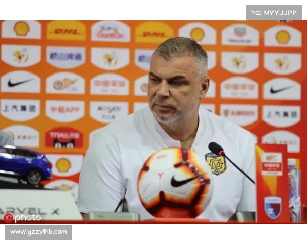 如何在面对差距时激发球队斗志并保持不懈拼搏精神